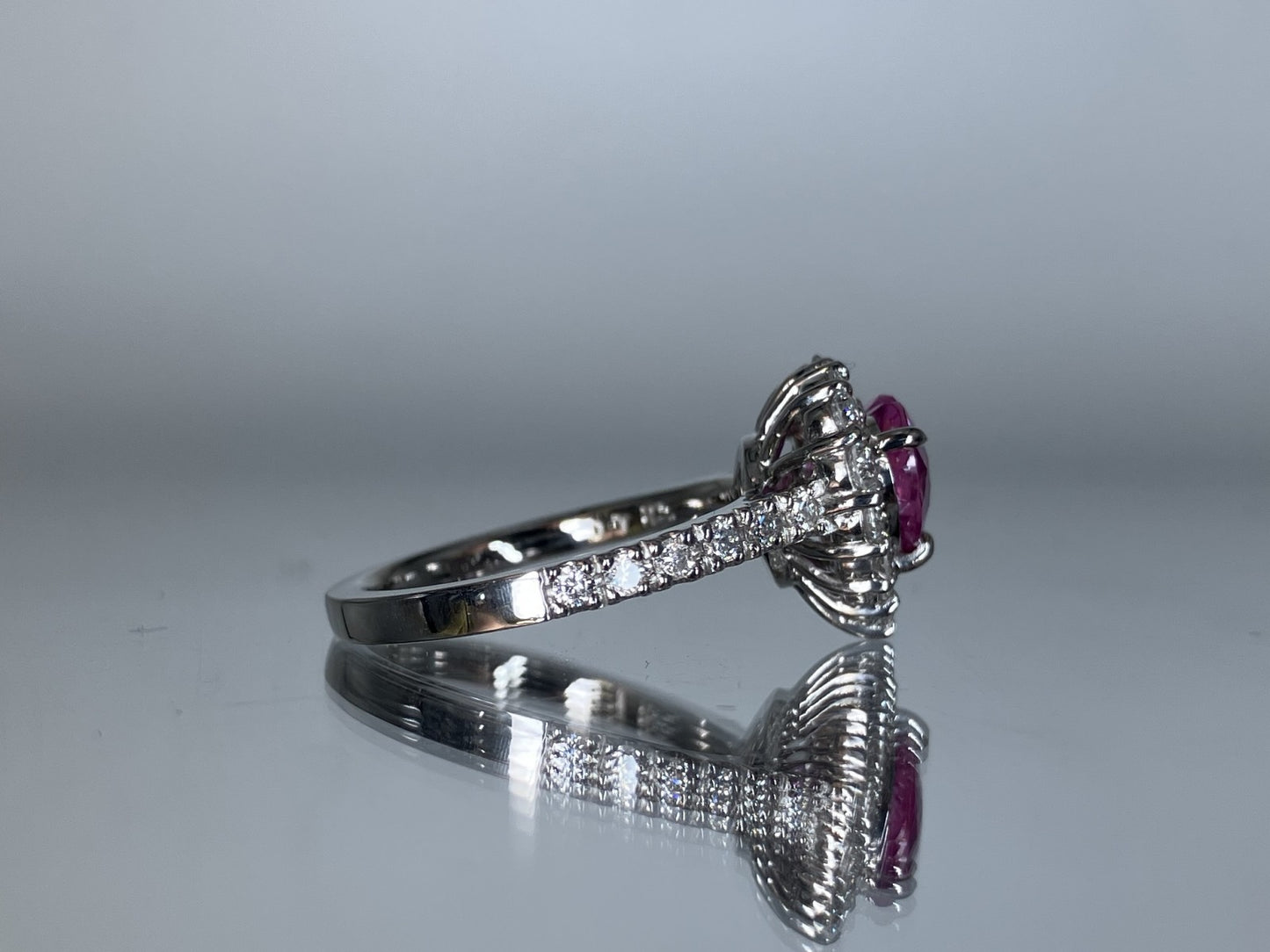ピンクサファイア 1.43ct 非加熱 NoHeat GIA鑑別書 D0.72ct PT900 5.7g 指輪 （JP10号） サイズ直し無料 7794S