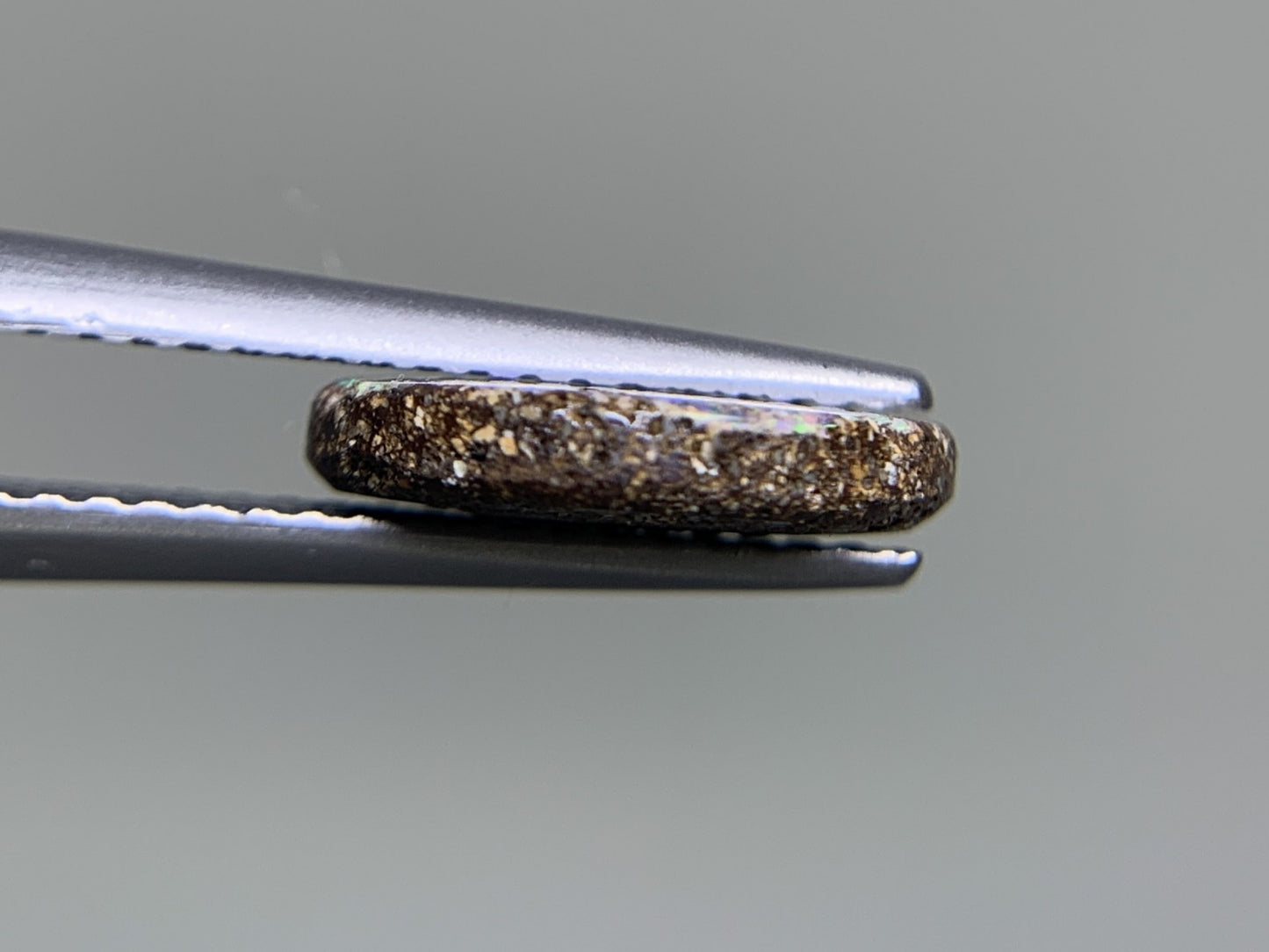 ボルダーオパール 1.879ct  宝石ソーティング付き  11.1㎜×8.9㎜×2.3㎜  ルース（ 裸石 ） 2094Y