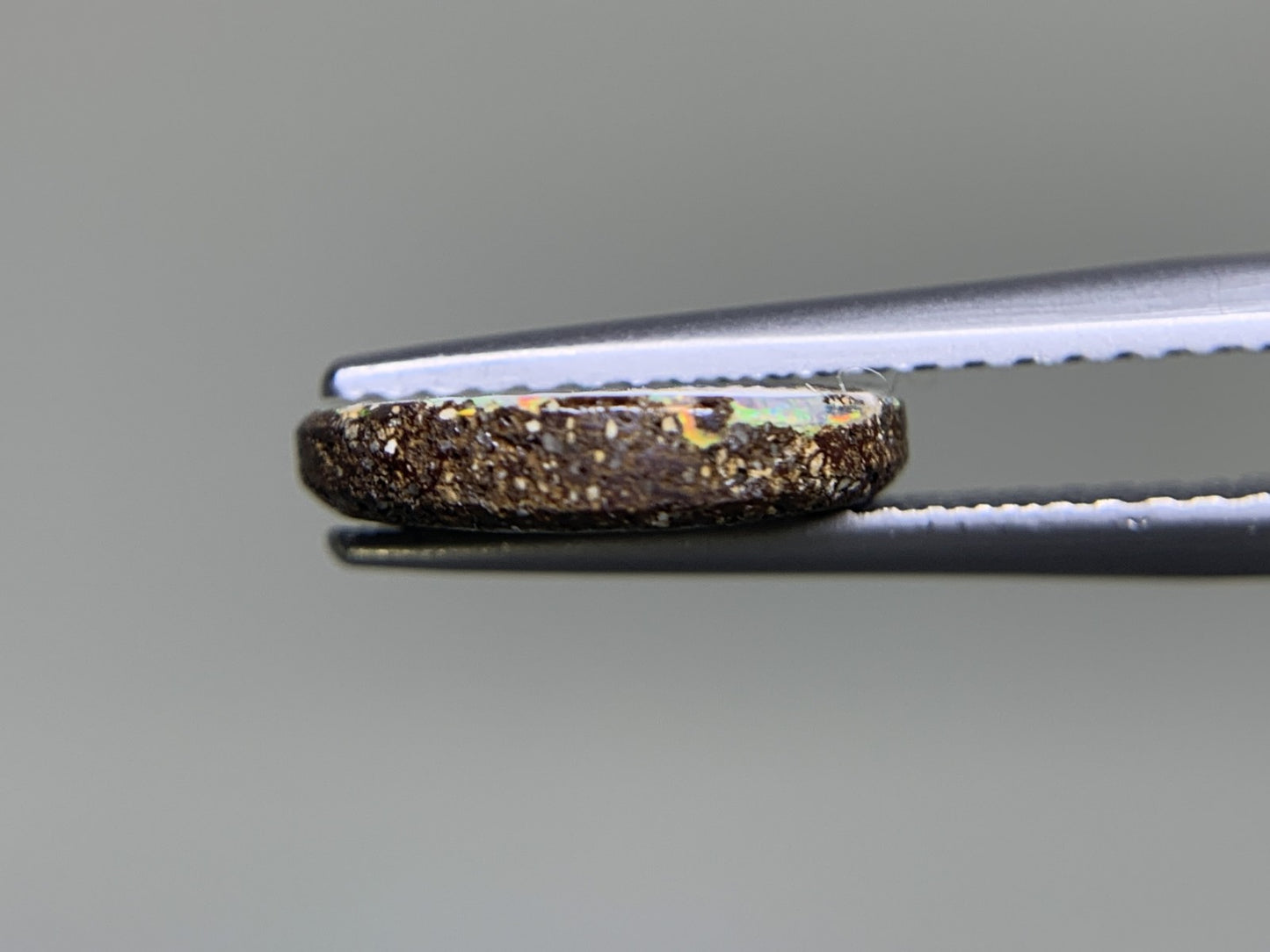 ボルダーオパール 1.879ct  宝石ソーティング付き  11.1㎜×8.9㎜×2.3㎜  ルース（ 裸石 ） 2094Y