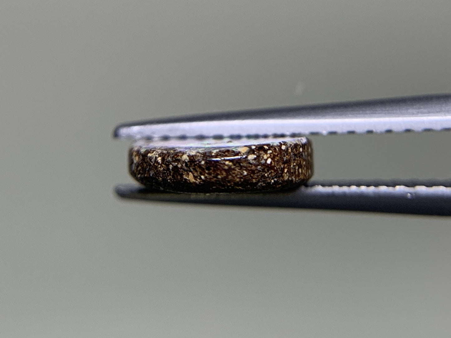 ボルダーオパール 1.879ct  宝石ソーティング付き  11.1㎜×8.9㎜×2.3㎜  ルース（ 裸石 ） 2094Y