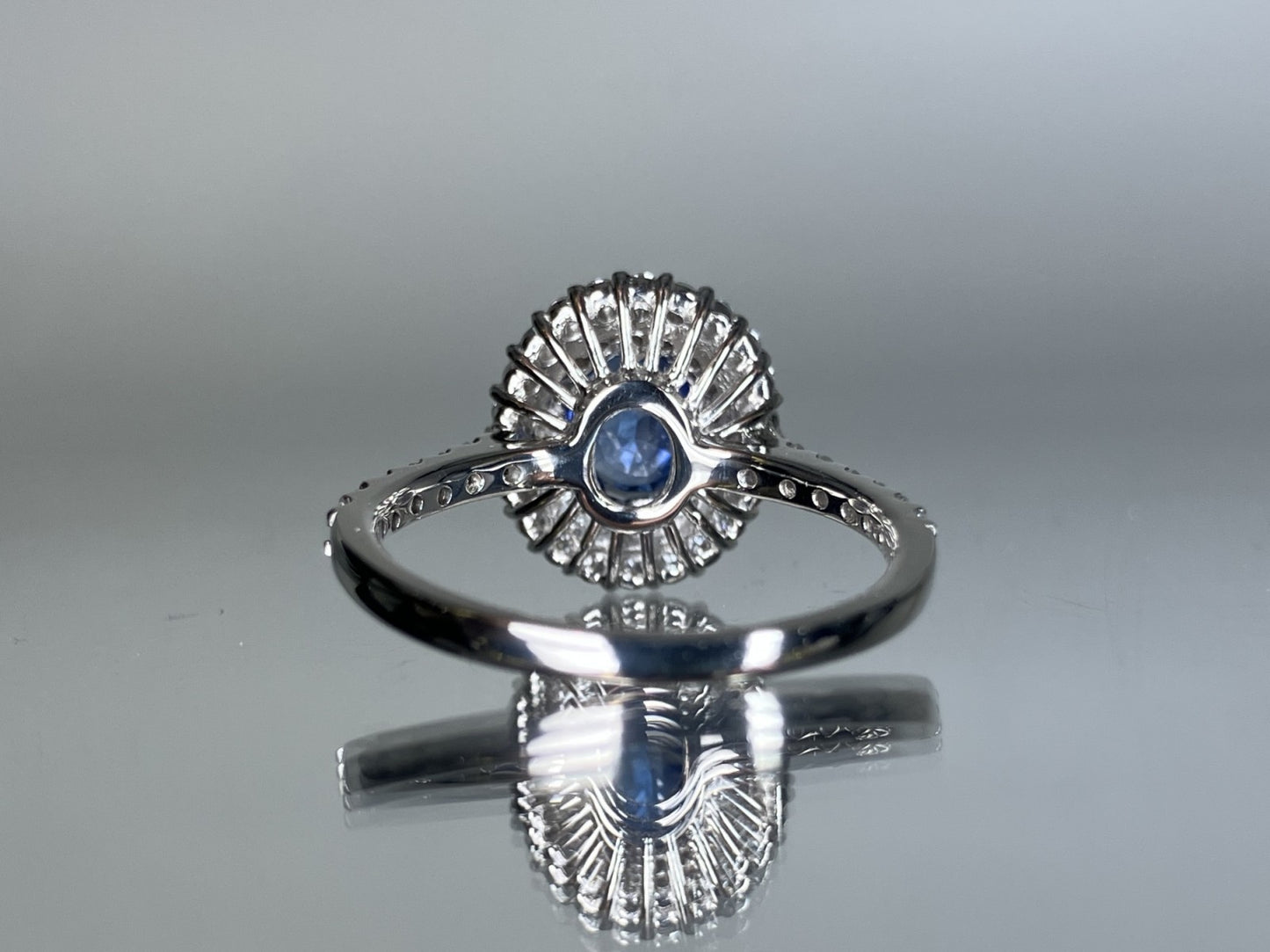 サファイア 1.49ct コンフラワーブルー Cornflower blue AIGS鑑別書 D0.72ct PT900 5.4g 指輪 （JP13号） サイズ直し無料 7326S