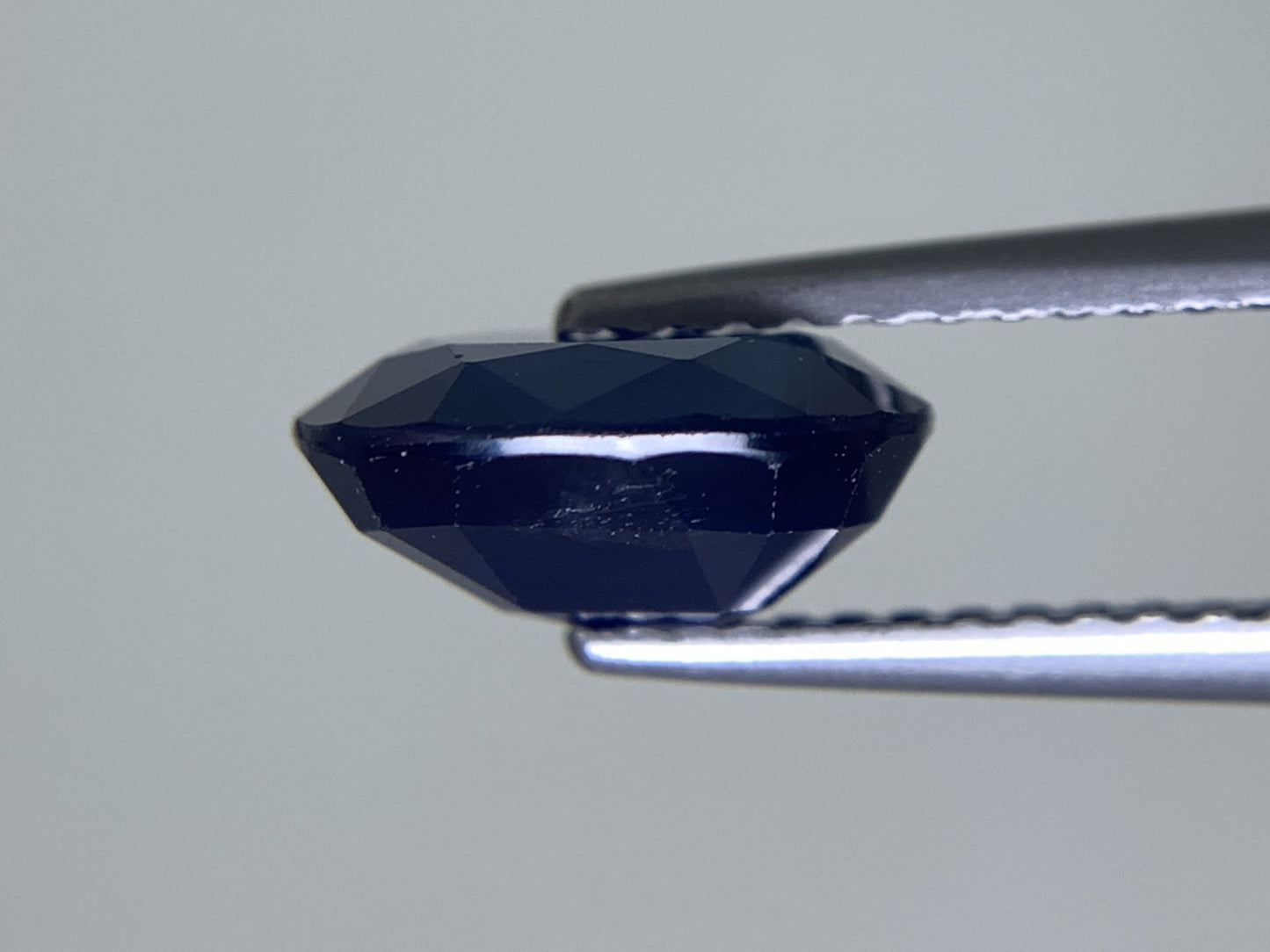 サファイア 天然 2.518ct 宝石ソーティング付き 9.1㎜×7.1㎜×4.2㎜ ルース（ 裸石 ） 8200Y