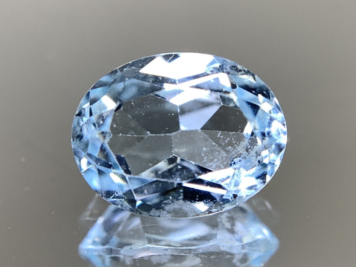 ブルートパーズ 天然 2.321ct 宝石ソーティング付き 9.0㎜×6.9㎜×4.7㎜ ルース（ 裸石 ） 6978Y