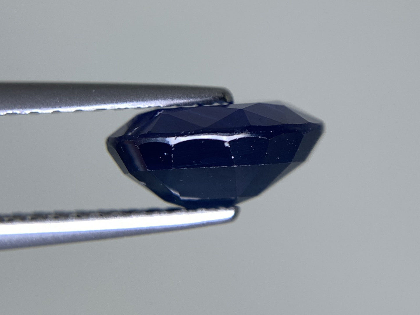 サファイア 天然 2.518ct 宝石ソーティング付き 9.1㎜×7.1㎜×4.2㎜ ルース（ 裸石 ） 8200Y
