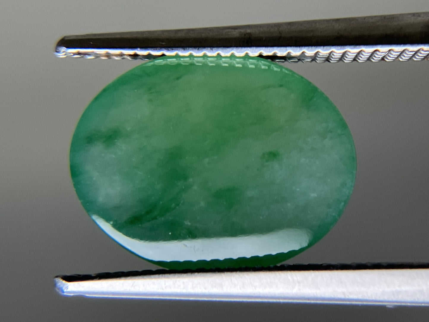ひすい（ヒスイ 翡翠） 3.801ct 宝石ソーティング付き 12.2㎜×9.6㎜×3.7㎜ ルース（ 裸石 ） 4834YY