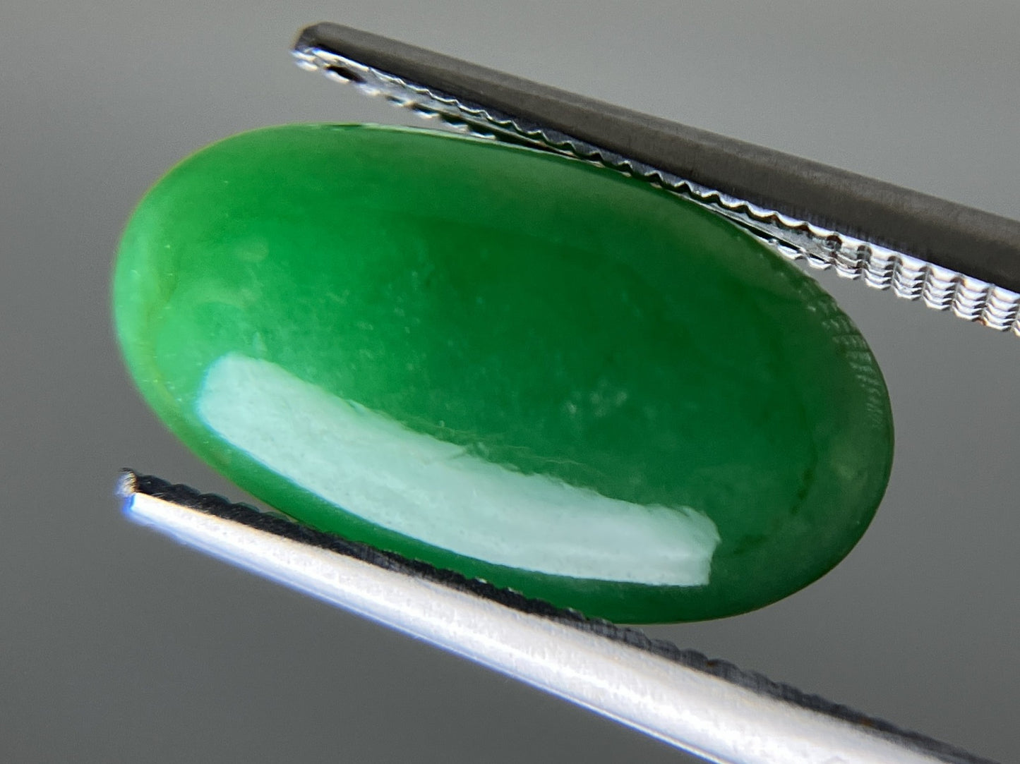 ヒスイ 翡翠　天然　 5.221ct 宝石ソーティング付き 15.4㎜×8.5㎜×4.1㎜ ルース（ 裸石 ） 4832YY