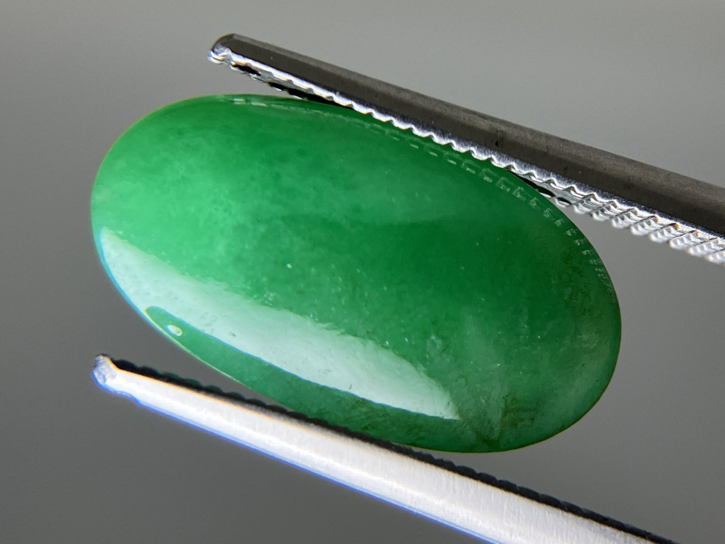 ヒスイ 翡翠　天然　 5.221ct 宝石ソーティング付き 15.4㎜×8.5㎜×4.1㎜ ルース（ 裸石 ） 4832YY