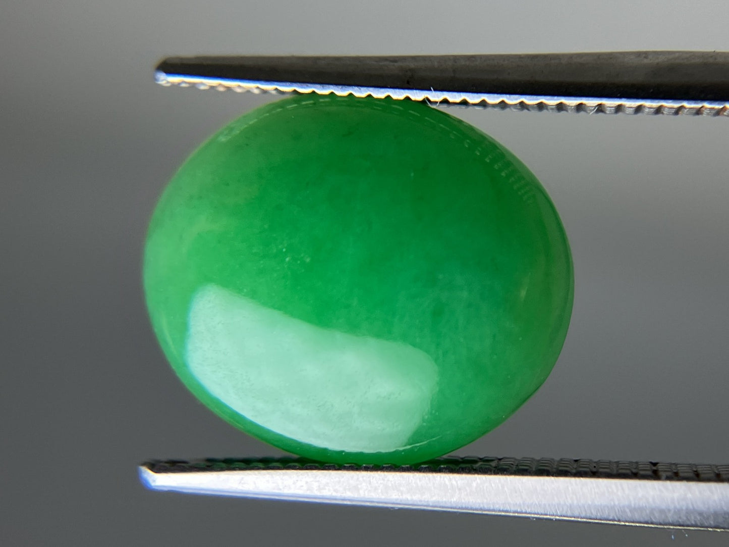 ヒスイ 翡翠　天然　 6.721ct 宝石ソーティング付き 13.7㎜×11.8㎜×4.2㎜ ルース（ 裸石 ） 4833YY