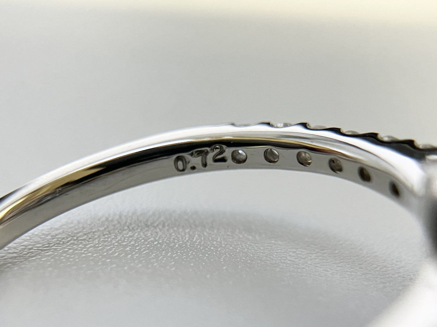 サファイア 1.33ct 非加熱 NoHeat コンフラワーブルー AIGS鑑別書 D0.72ct PT900 5.2g 指輪 （JP13号） サイズ直し無料 7164S