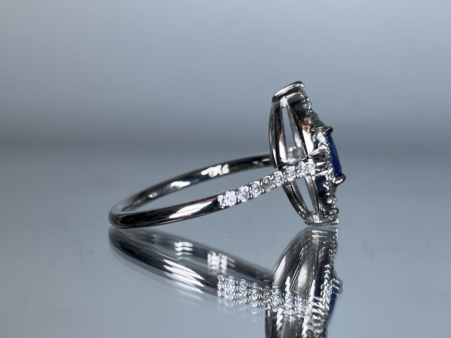 サファイア 0.96ct ミャンマー産　非加熱　コンフラワーブルー AIGS鑑別書 D0.34ct PT900 5.0g 指輪 （JP13号） サイズ直し無料 7831S