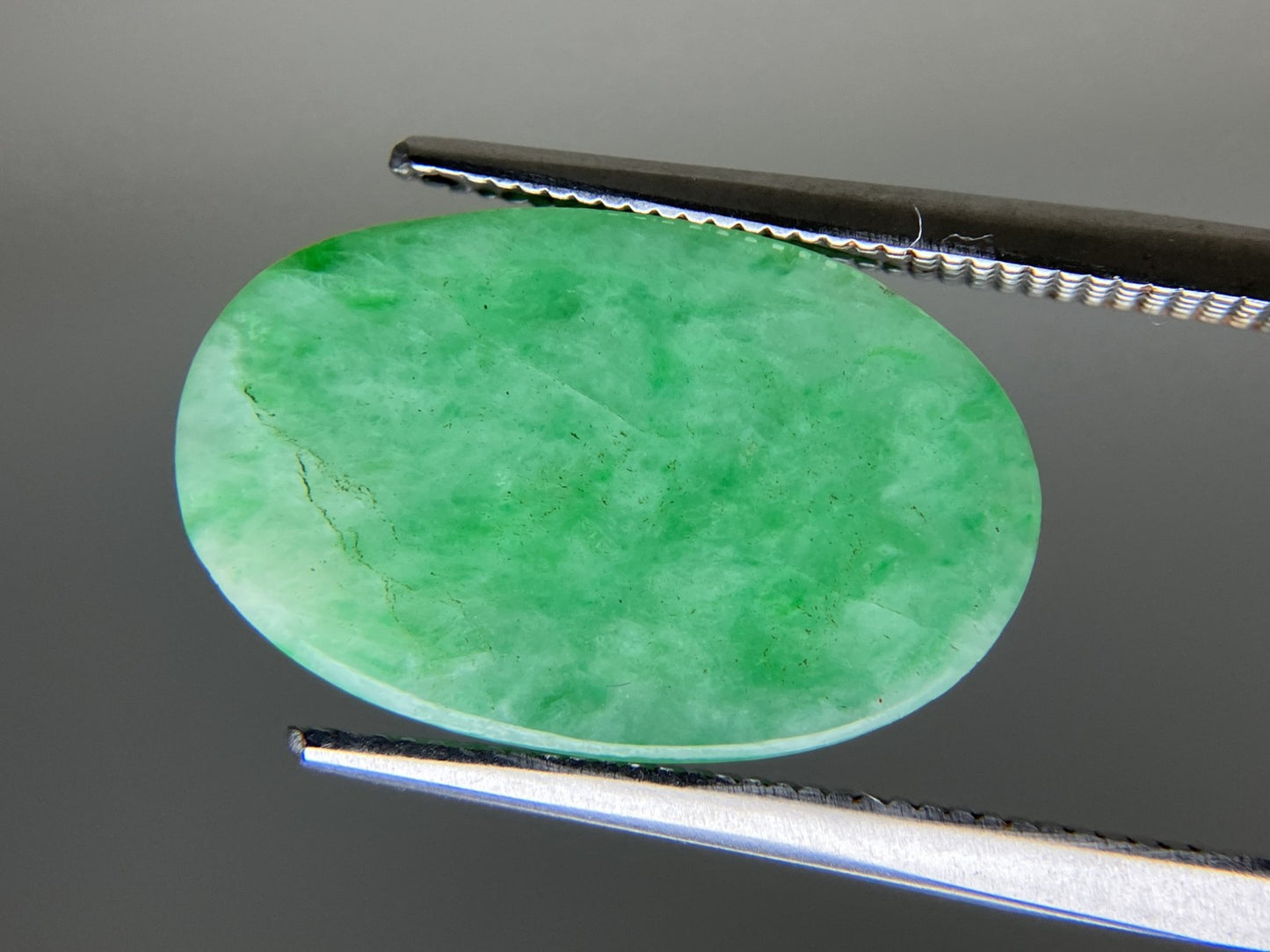 ひすい（ヒスイ 翡翠） 5.838ct 宝石ソーティング付き 17.8㎜×11.2㎜×2.5㎜ ルース（ 裸石 ） 4829YY