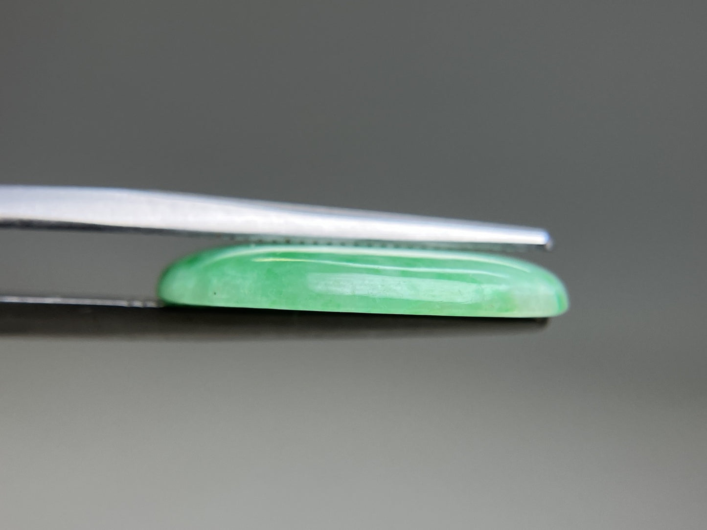 ひすい（ヒスイ 翡翠） 5.838ct 宝石ソーティング付き 17.8㎜×11.2㎜×2.5㎜ ルース（ 裸石 ） 4829YY