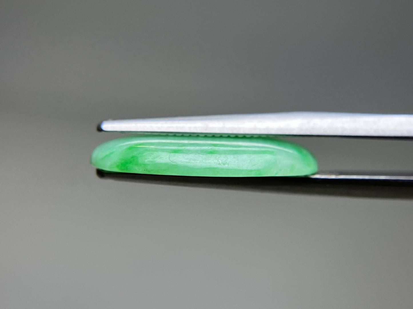 ひすい（ヒスイ 翡翠） 5.838ct 宝石ソーティング付き 17.8㎜×11.2㎜×2.5㎜ ルース（ 裸石 ） 4829YY