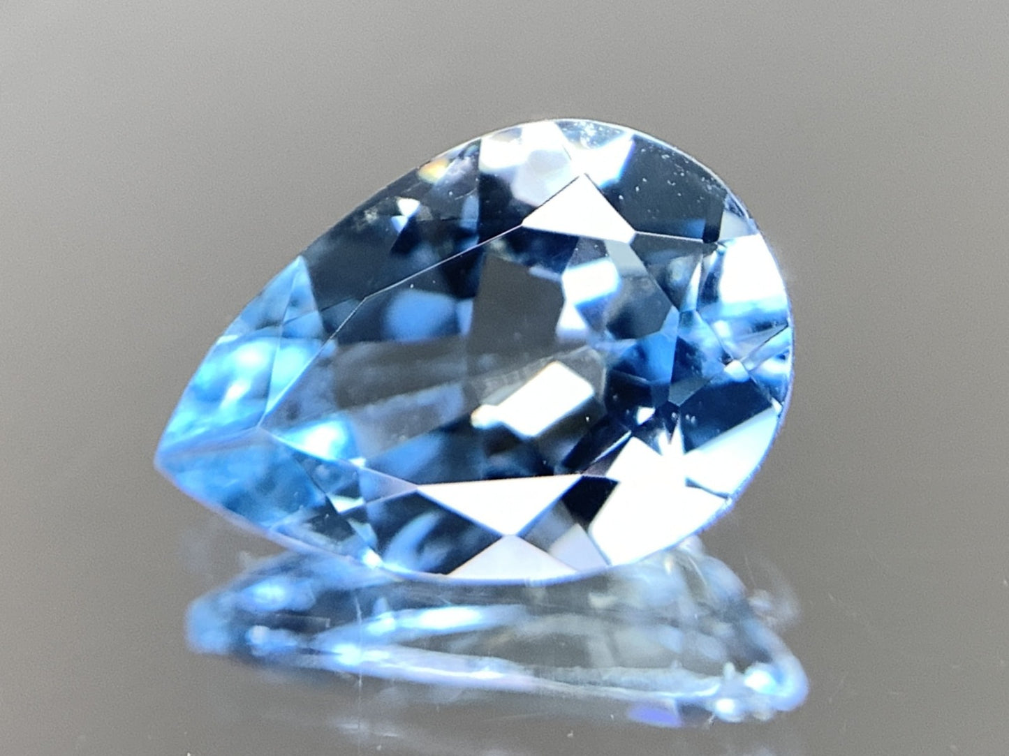 アクアマリン 天然 1.405ct 宝石ソーティング付き 10.2㎜×6.9㎜×4.1㎜ ルース（ 裸石 ） 6971Y
