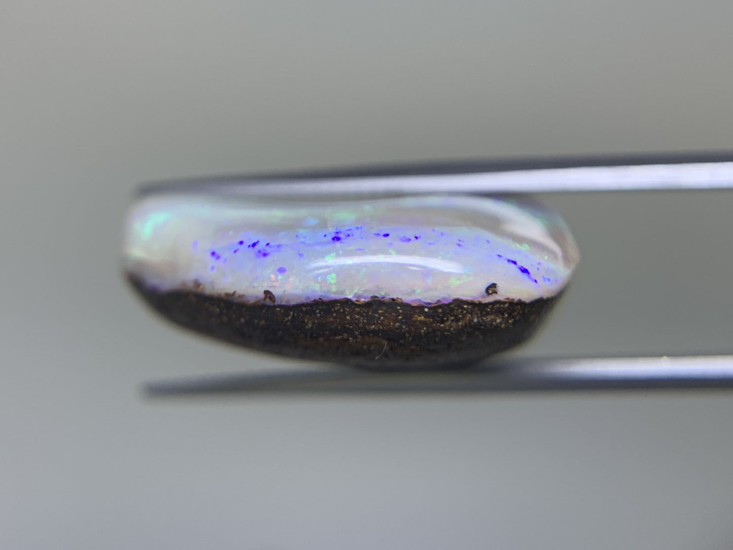 ボルダーオパール 52.469ct  宝石ソーティング付き  27.3㎜×25.4㎜×9.9㎜  ルース（ 裸石 ） 2126Y