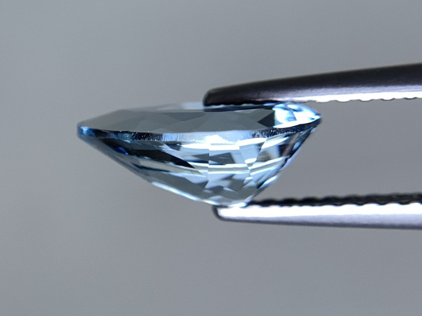 アクアマリン 天然 1.405ct 宝石ソーティング付き 10.2㎜×6.9㎜×4.1㎜ ルース（ 裸石 ） 6971Y