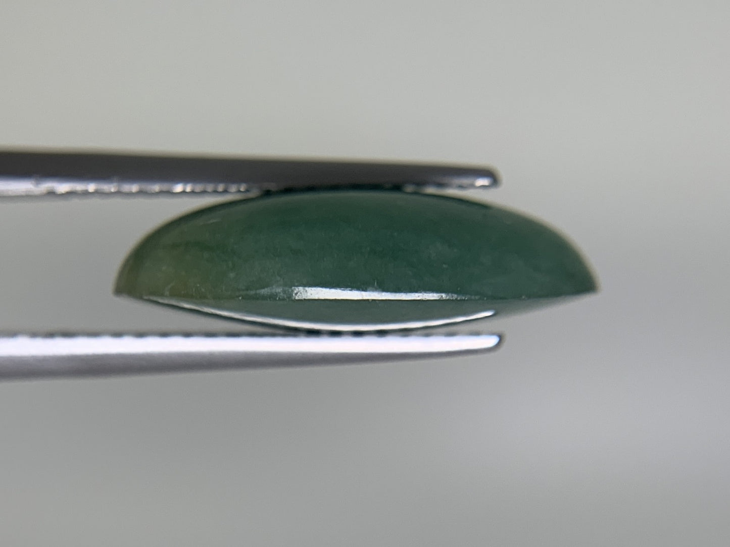ヒスイ 翡翠 天然 9.458ct 宝石ソーティング付き 17.9㎜×11.3㎜×5.3㎜ ルース（ 裸石 ） 5979Y