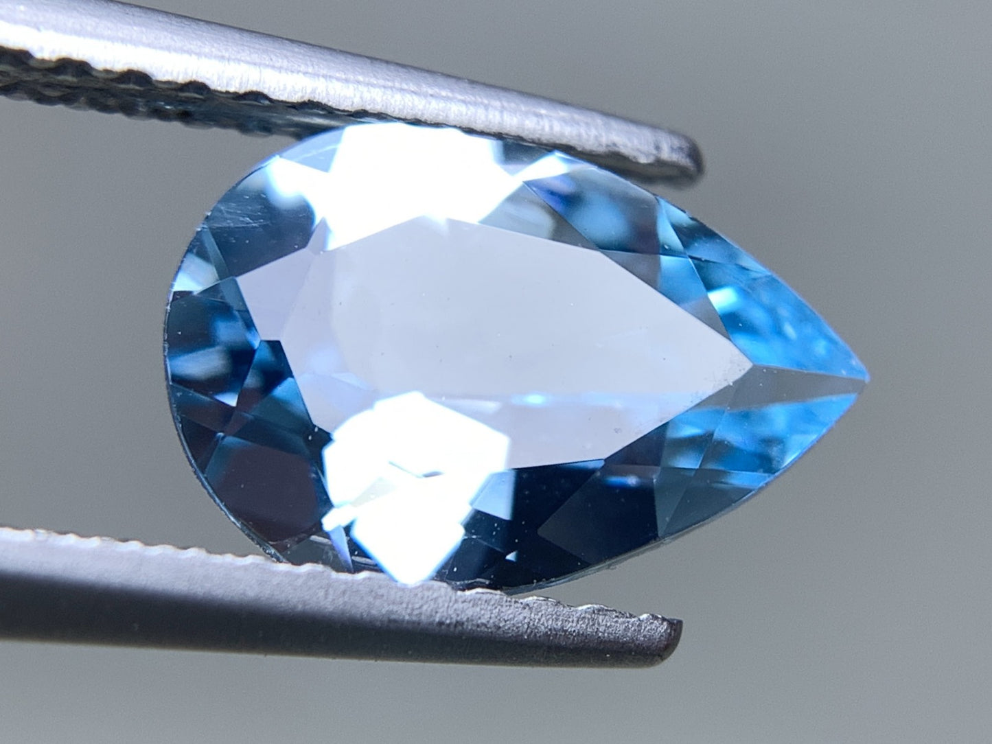 アクアマリン 天然 1.405ct 宝石ソーティング付き 10.2㎜×6.9㎜×4.1㎜ ルース（ 裸石 ） 6971Y