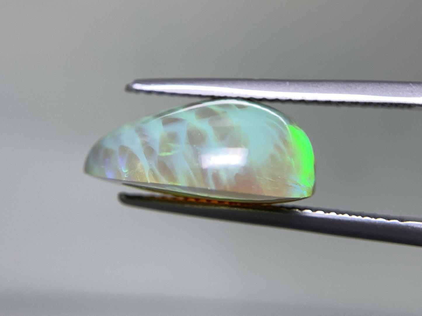 ハニカムオパール 7.687ct 宝石ソーティング付き  16.3㎜×15.2㎜×7.3㎜  ルース（ 裸石 ） 2636Y