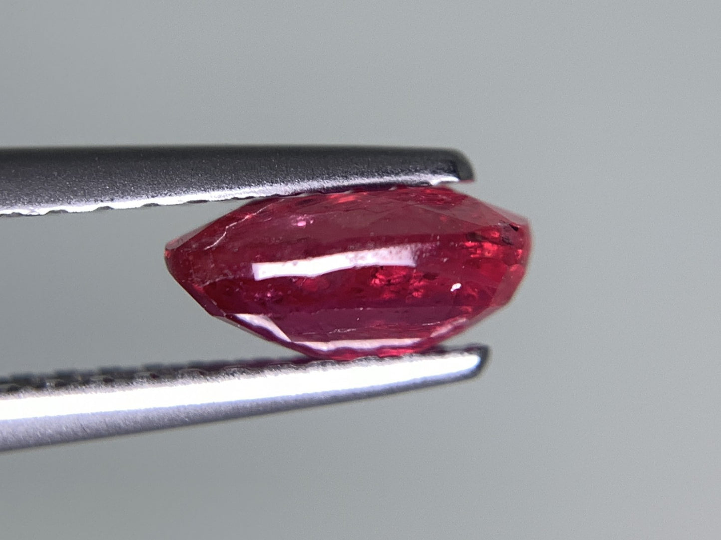 ルビー 天然 1.155ct 宝石ソーティング付き 7.0㎜×5.2㎜×3.3㎜ ルース（ 裸石 ） 8155Y