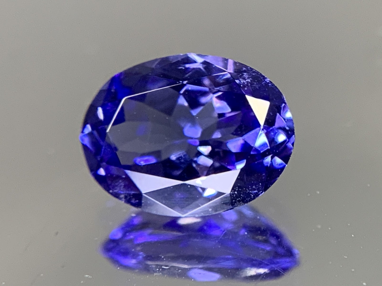 タンザナイト 1.211ct  宝石ソーティング付き  7.8㎜×6.0㎜×3.6㎜  ルース（ 裸石 ） 2109Y
