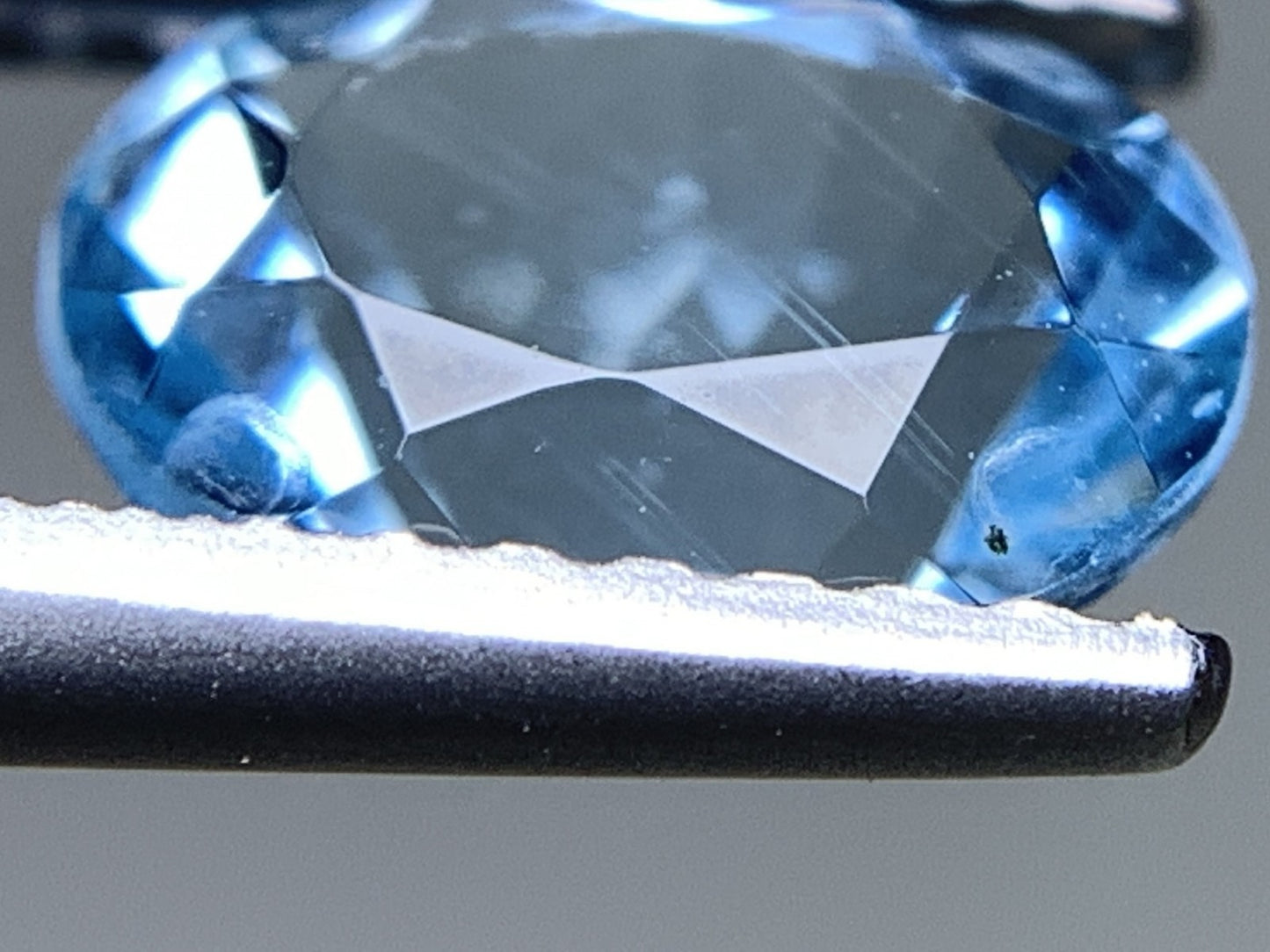 アクアマリン 天然 1.375ct 宝石ソーティング付き 8.3㎜×6.2㎜×4.7㎜ ルース（ 裸石 ） 6980Y