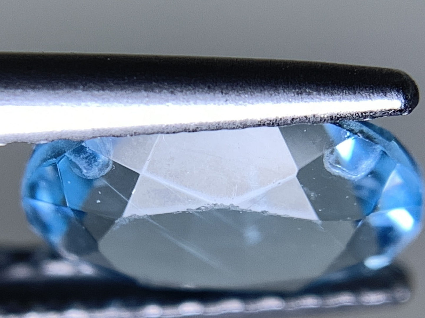 アクアマリン 天然 1.375ct 宝石ソーティング付き 8.3㎜×6.2㎜×4.7㎜ ルース（ 裸石 ） 6980Y