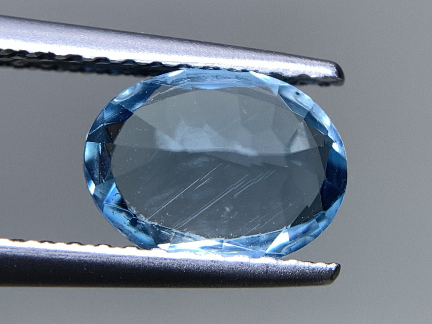 アクアマリン 天然 1.375ct 宝石ソーティング付き 8.3㎜×6.2㎜×4.7㎜ ルース（ 裸石 ） 6980Y