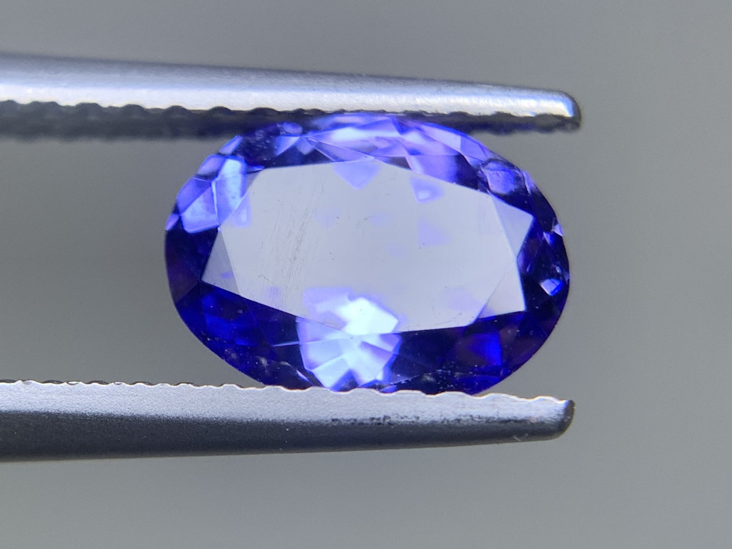 タンザナイト 1.211ct  宝石ソーティング付き  7.8㎜×6.0㎜×3.6㎜  ルース（ 裸石 ） 2109Y