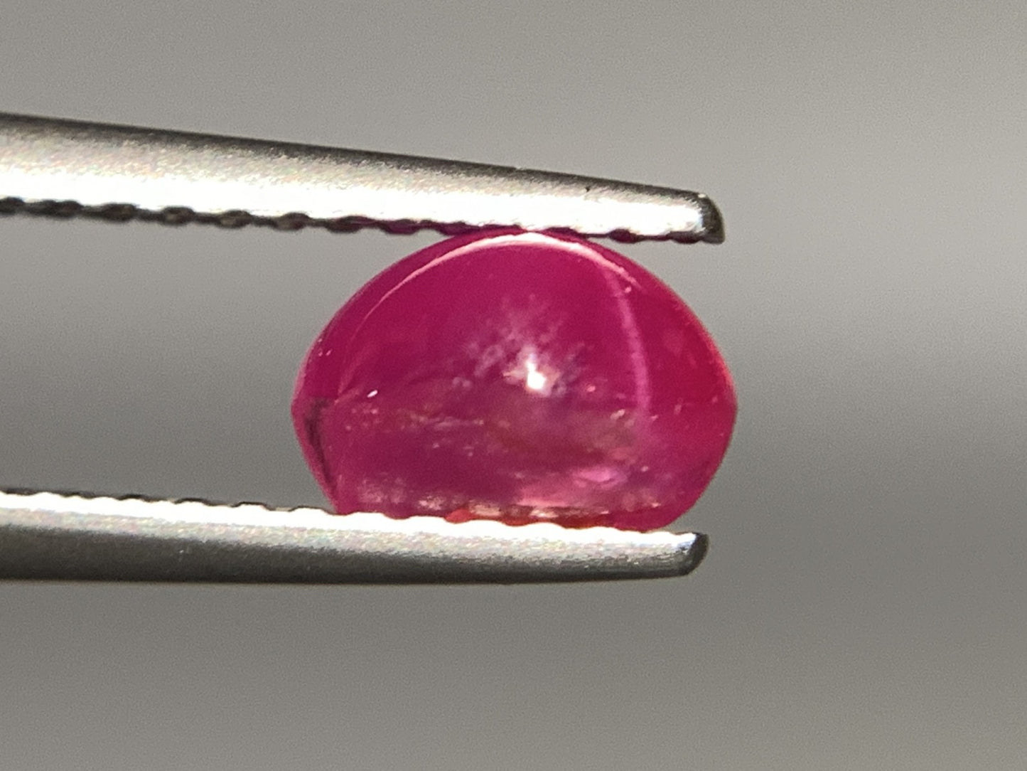 スタールビー 1.615ct 宝石ソーティング付き  6.4㎜×5.3㎜×4.3㎜  ルース（ 裸石 ） 3070Y