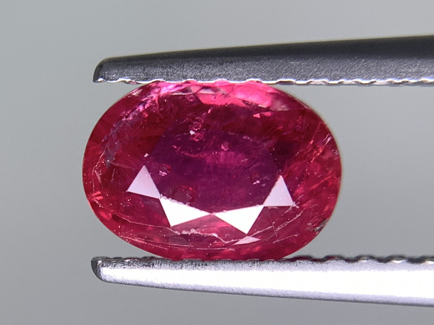 ルビー 天然 1.155ct 宝石ソーティング付き 7.0㎜×5.2㎜×3.3㎜ ルース（ 裸石 ） 8155Y