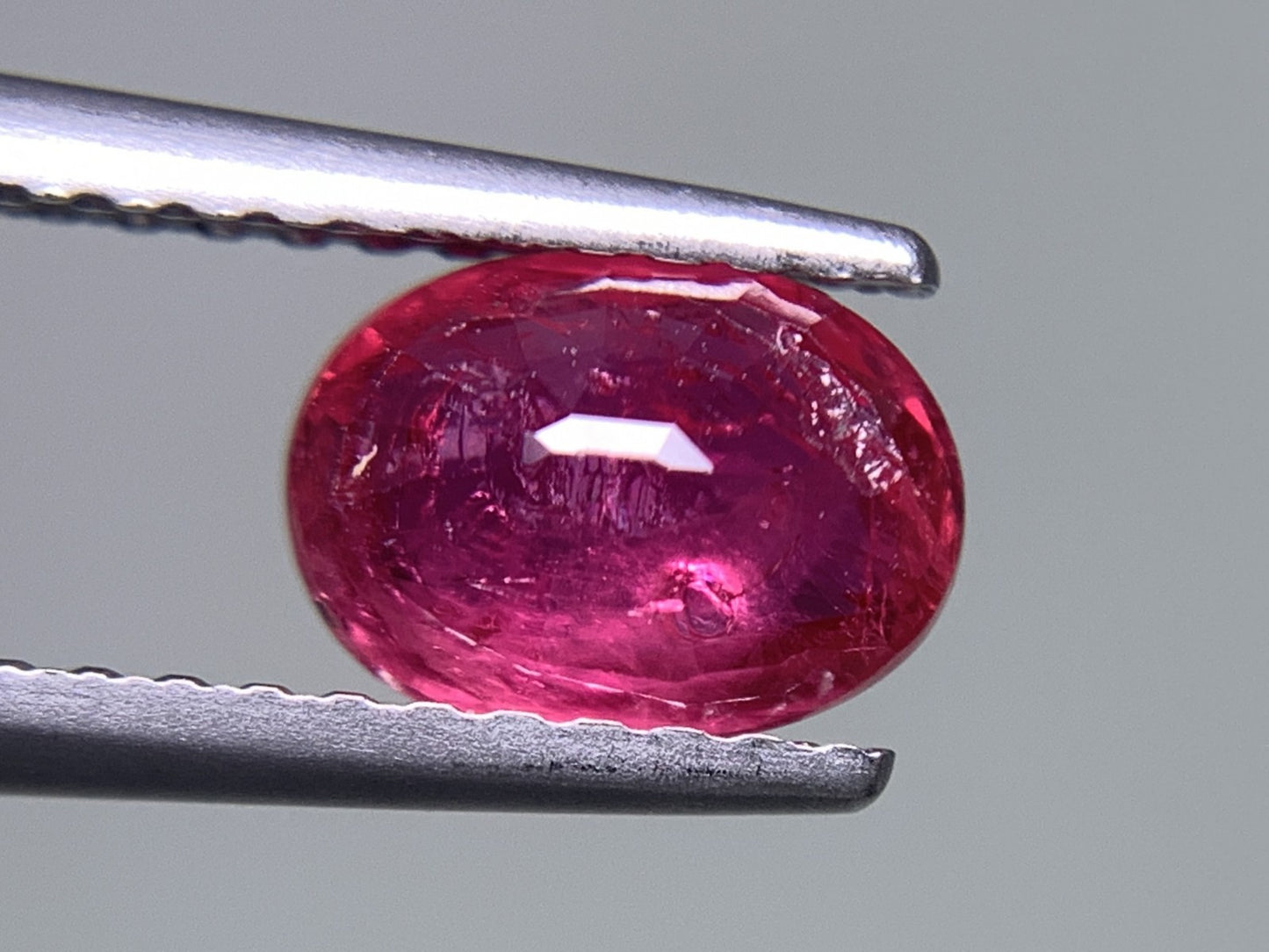 ルビー 天然 1.155ct 宝石ソーティング付き 7.0㎜×5.2㎜×3.3㎜ ルース（ 裸石 ） 8155Y