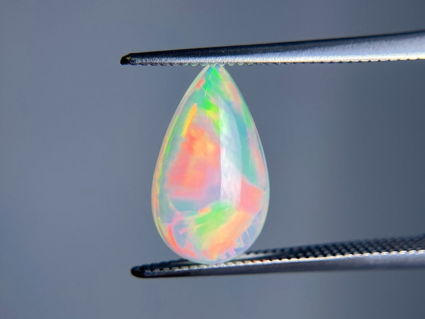 オパール 2.042ct 宝石ソーティング付き 13.4㎜×7.8㎜×4.0㎜ ルース（ 裸石 ） 3640S