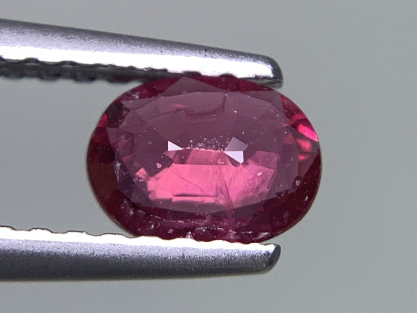 ルビー 天然 0.452ct 宝石ソーティング付き 5.7㎜×4.3㎜×1.7㎜ ルース（ 裸石 ） 8156Y