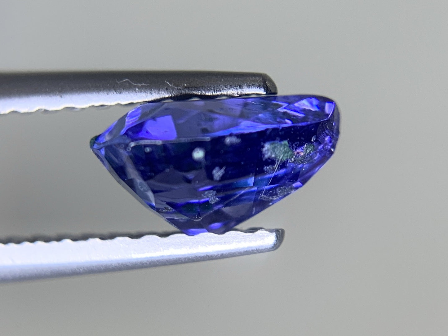 タンザナイト 1.212ct  宝石ソーティング付き  7.2㎜×7.0㎜×4.1㎜  ルース（ 裸石 ） 2150Y