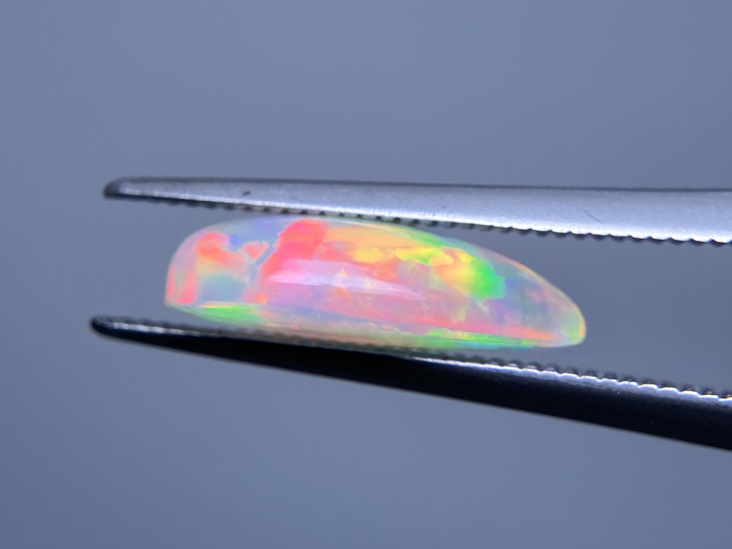 オパール 2.042ct 宝石ソーティング付き 13.4㎜×7.8㎜×4.0㎜ ルース（ 裸石 ） 3640S
