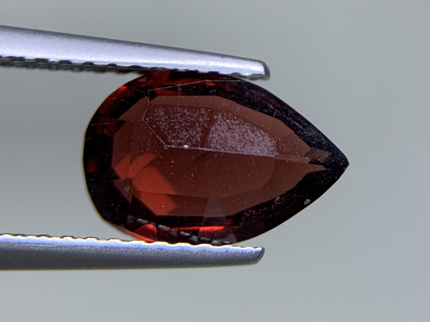 ガーネット 天然  2.057ct  宝石ソーティング付き  10.0㎜×6.7㎜×3.8㎜ ルース（ 裸石 ）  6317Y