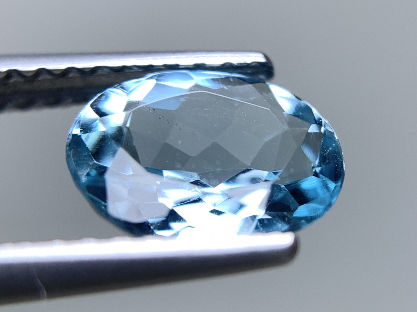 アクアマリン 天然 1.127ct 宝石ソーティング付き 8.1㎜×6.4㎜×3.4㎜ ルース（ 裸石 ） 6983Y