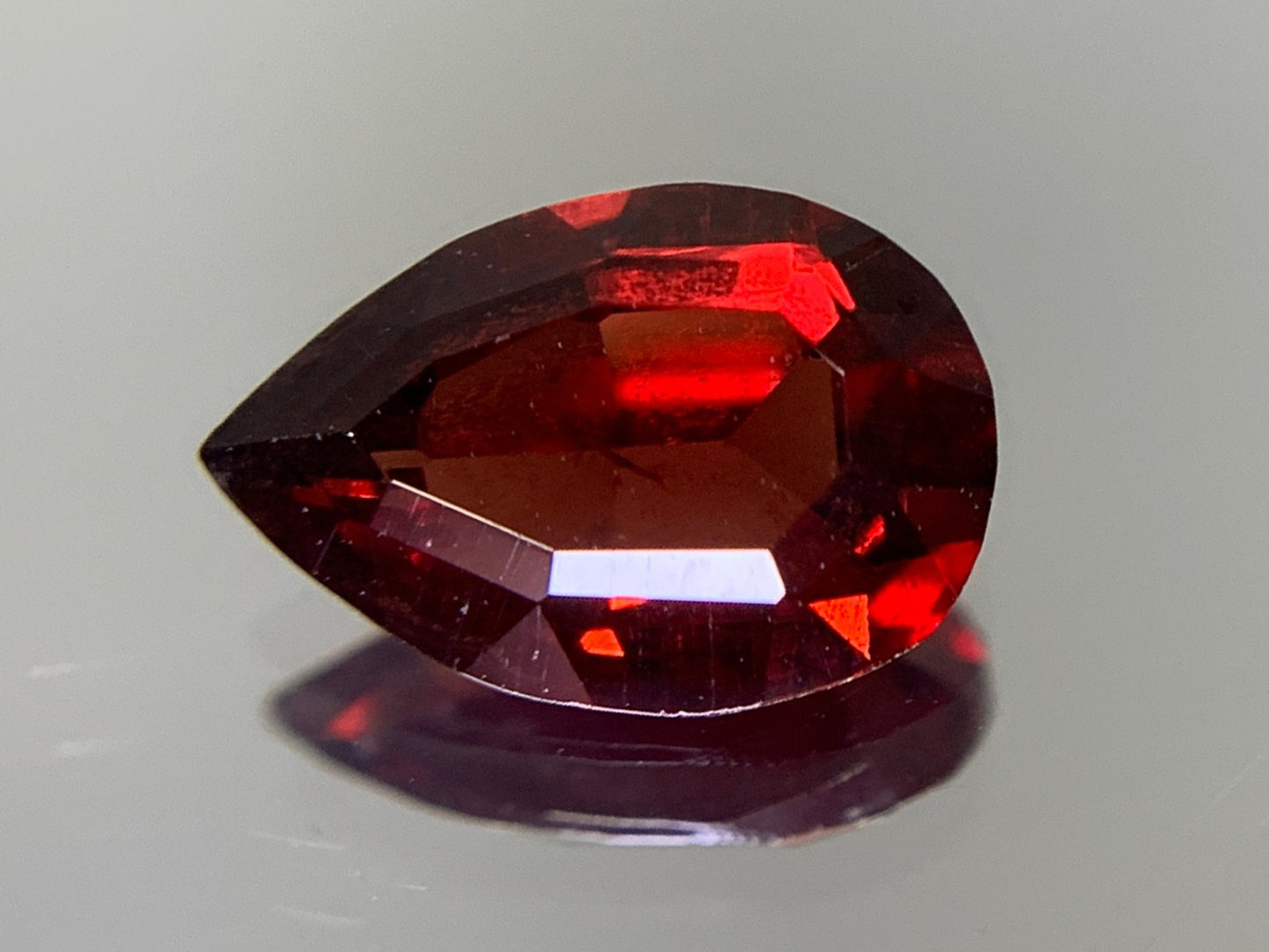 ガーネット 天然  2.057ct  宝石ソーティング付き  10.0㎜×6.7㎜×3.8㎜ ルース（ 裸石 ）  6317Y