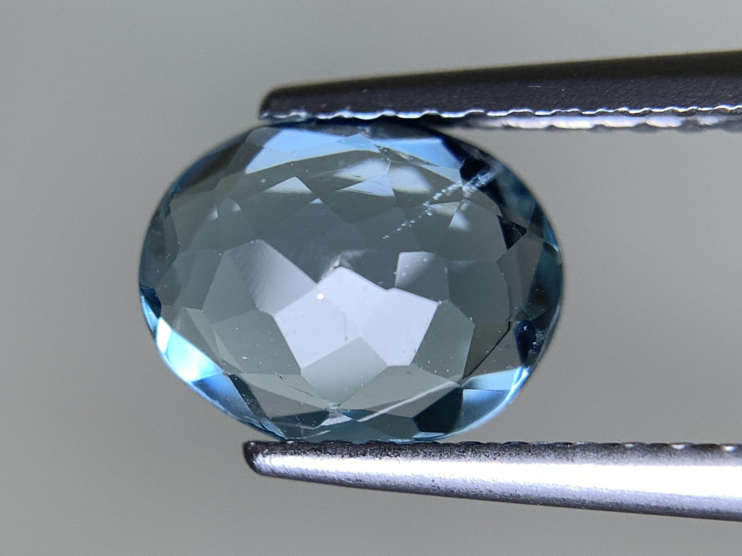 アクアマリン 天然 1.127ct 宝石ソーティング付き 8.1㎜×6.4㎜×3.4㎜ ルース（ 裸石 ） 6983Y