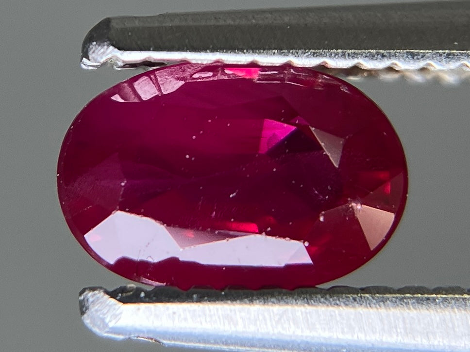ルビー 天然 0.710ct 宝石ソーティング付き 6.0㎜×4.0㎜×2.7㎜ ルース（ 裸石 ） 7988YY