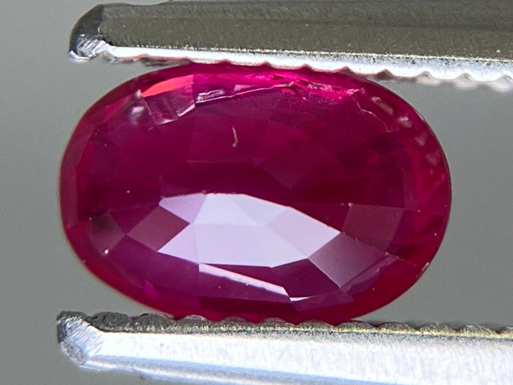 ルビー 天然 0.710ct 宝石ソーティング付き 6.0㎜×4.0㎜×2.7㎜ ルース（ 裸石 ） 7988YY