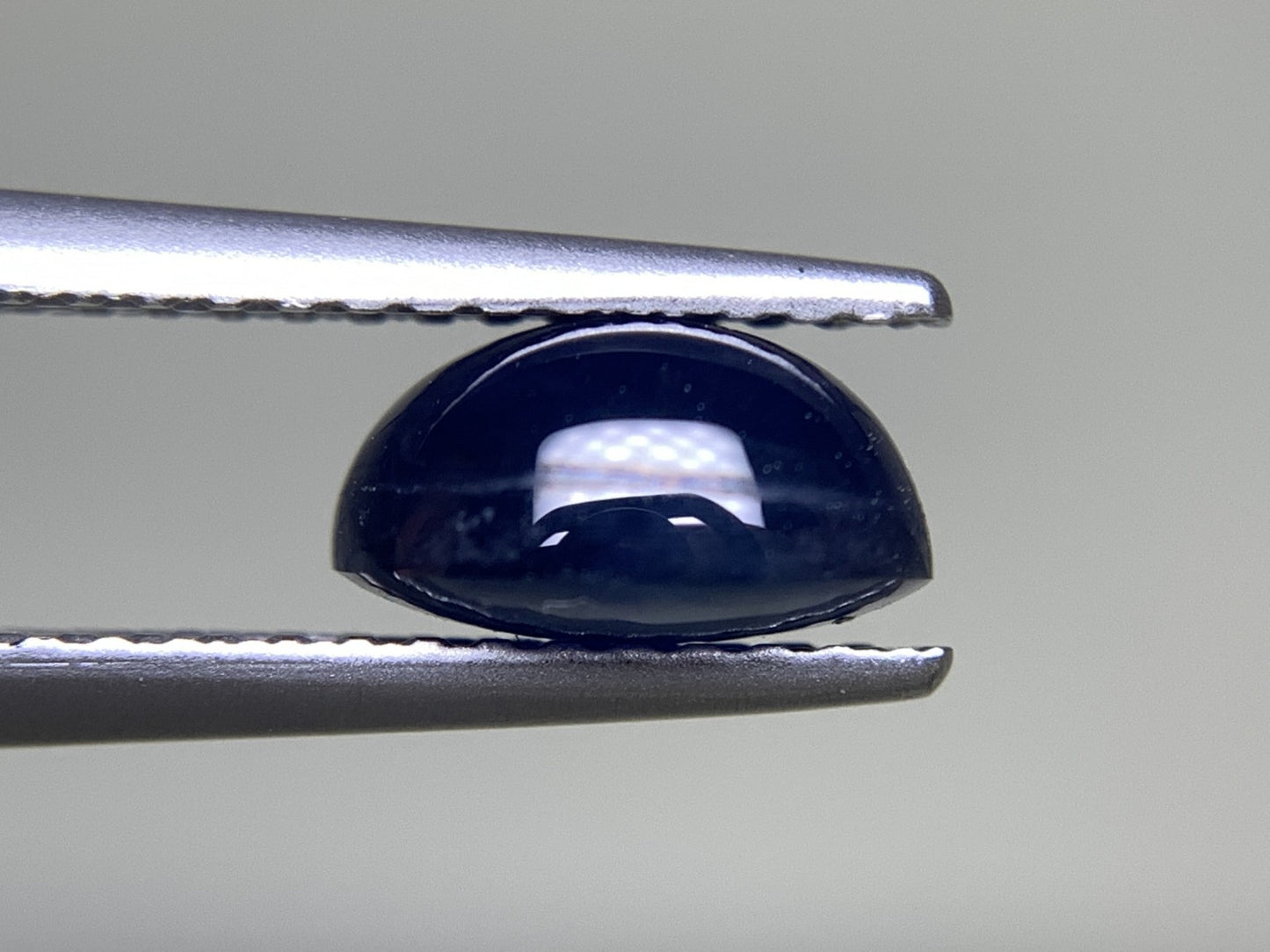 サファイア 1.948ct 宝石ソーティング付き  7.5㎜×5.8㎜×4.1㎜  ルース（ 裸石 ） 3127Y