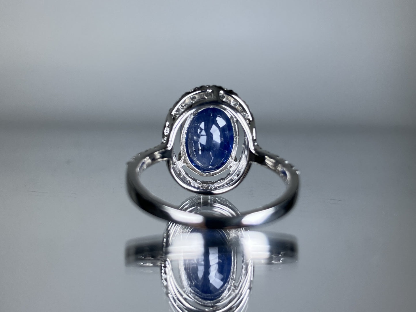 サファイア 5.44ct コンフラワーブルー Cornflower blue AIGS鑑別書 D0.80ct PT900 5.8g 指輪 （JP14号） サイズ直し無料 7167S