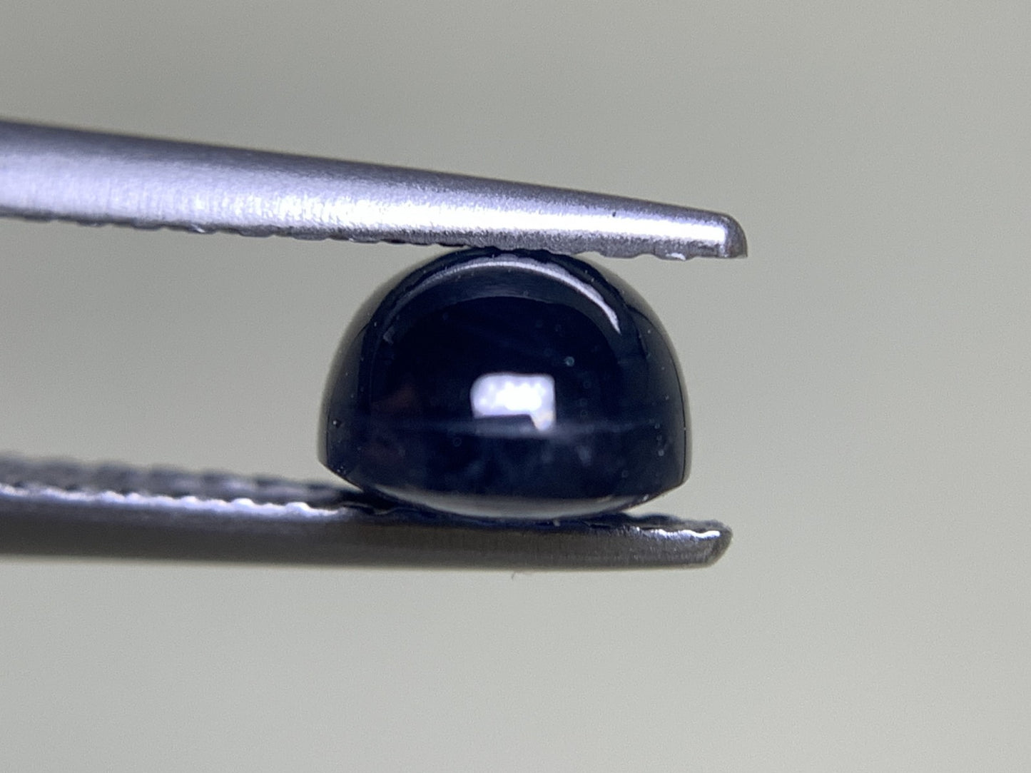 サファイア 1.948ct 宝石ソーティング付き  7.5㎜×5.8㎜×4.1㎜  ルース（ 裸石 ） 3127Y