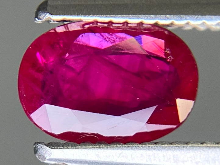 ルビー 天然 0.832ct 宝石ソーティング付き 7.0㎜×4.9㎜×1.9㎜ ルース（ 裸石 ） 7987YY