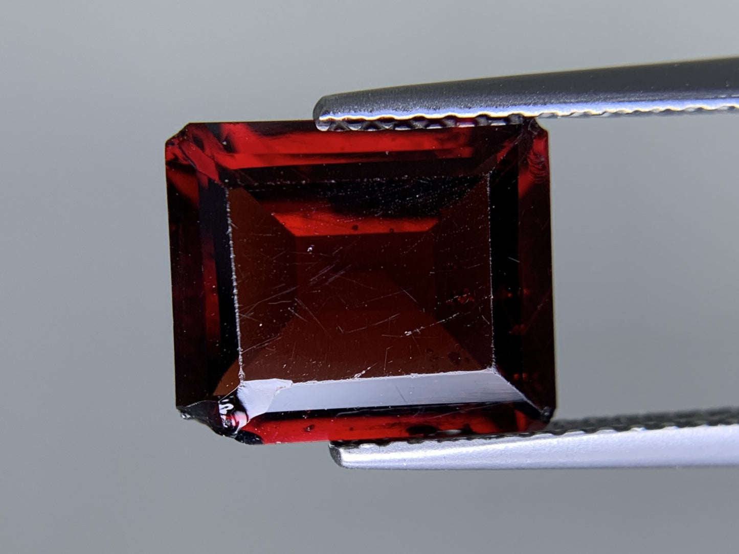 ガーネット 天然  3.881ct  宝石ソーティング付き  10.2㎜×8.7㎜×4.2㎜ ルース（ 裸石 ）  6316Y