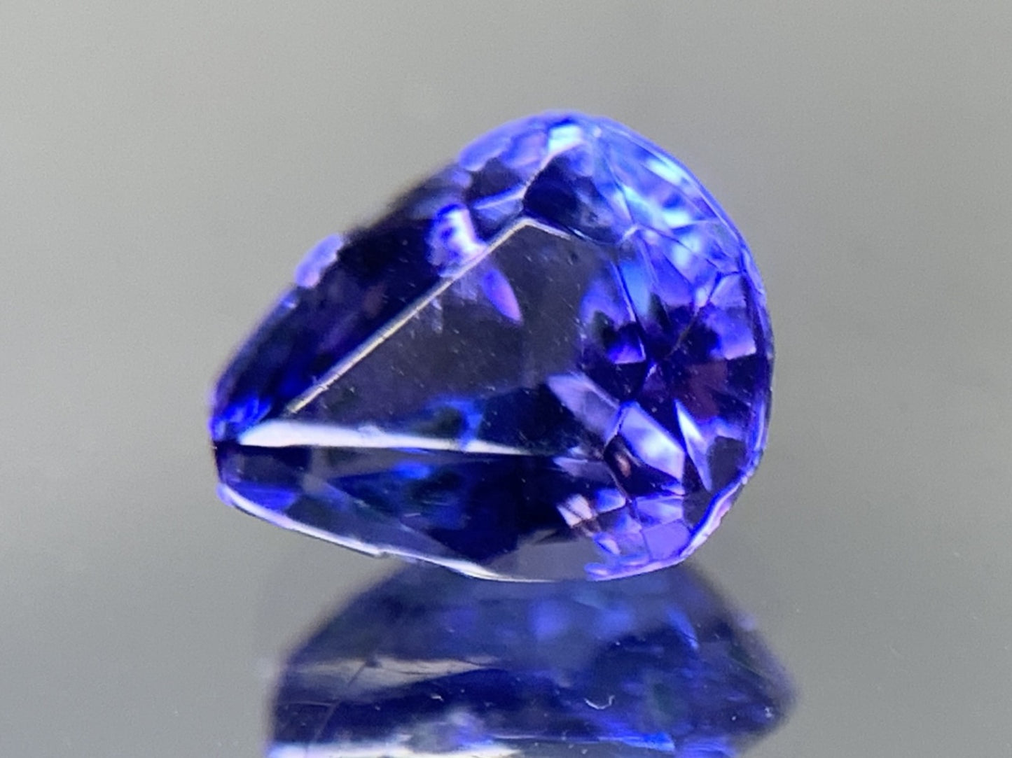 タンザナイト 1.212ct  宝石ソーティング付き  7.2㎜×7.0㎜×4.1㎜  ルース（ 裸石 ） 2150Y