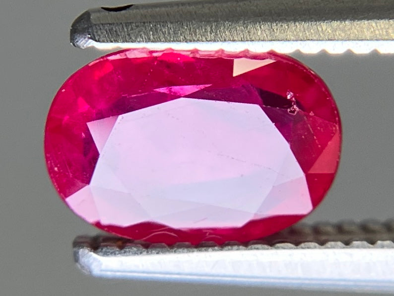 ルビー 天然 0.832ct 宝石ソーティング付き 7.0㎜×4.9㎜×1.9㎜ ルース（ 裸石 ） 7987YY