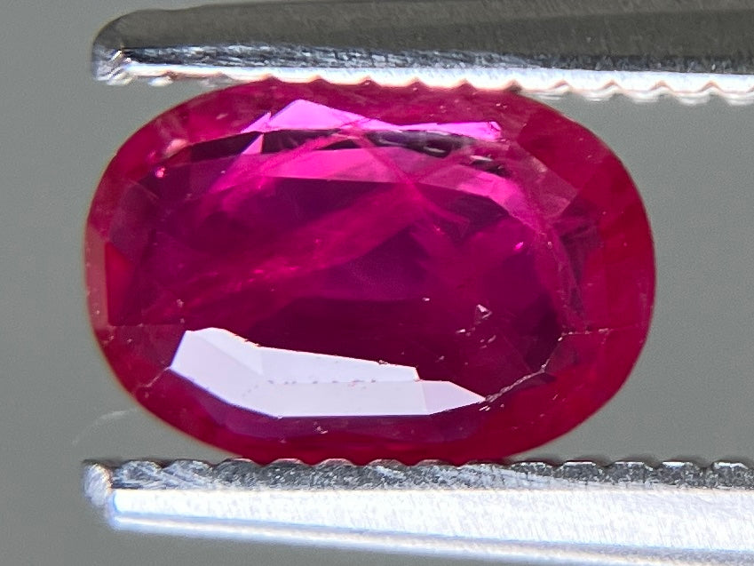 ルビー 天然 0.832ct 宝石ソーティング付き 7.0㎜×4.9㎜×1.9㎜ ルース（ 裸石 ） 7987YY